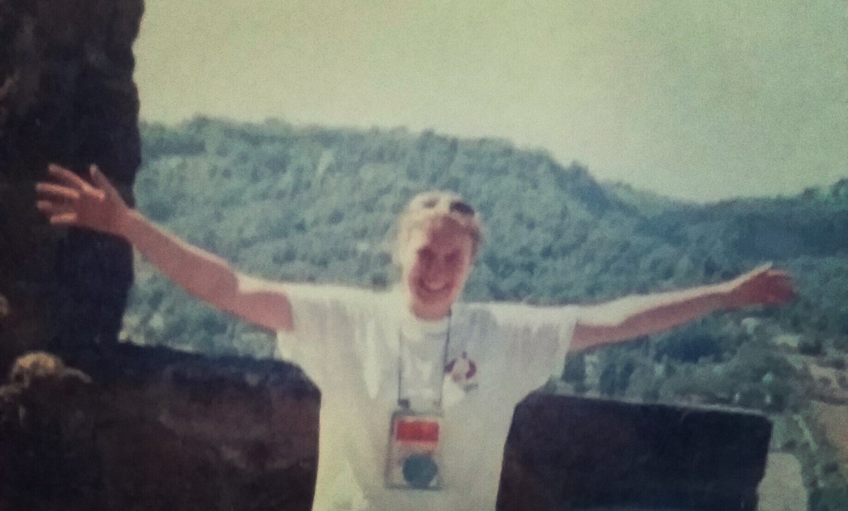 📷
FREEDOM!/This was World Youth Day, 2000. I've never forgotten it cos it was a turning point for me in learning to love myself more. This week young ppl from around the world are gathered in Lisbon for WYD. My prayer is that they experience more of God's love. #WYDLisbon2023