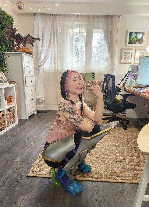 Leggies, check! ✅ https://t.co/PHmnUSq9X9