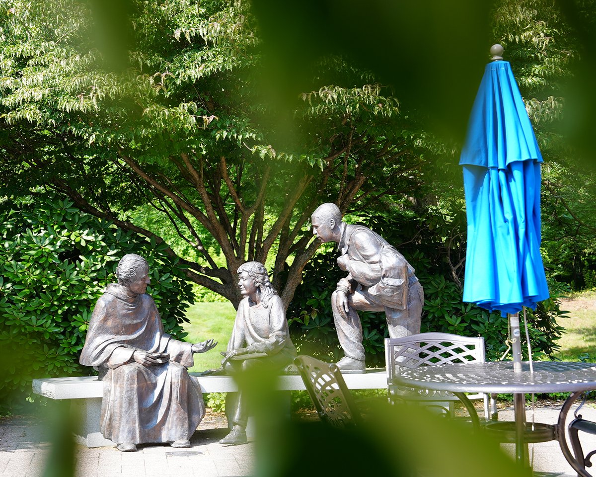 AssumptionUMA's tweet image. As move-in day gets closer, we want to hear from you, Hounds (and families)! 🐾

What are you looking forward to this year?

#AssumptionUniversity | #HoundNation