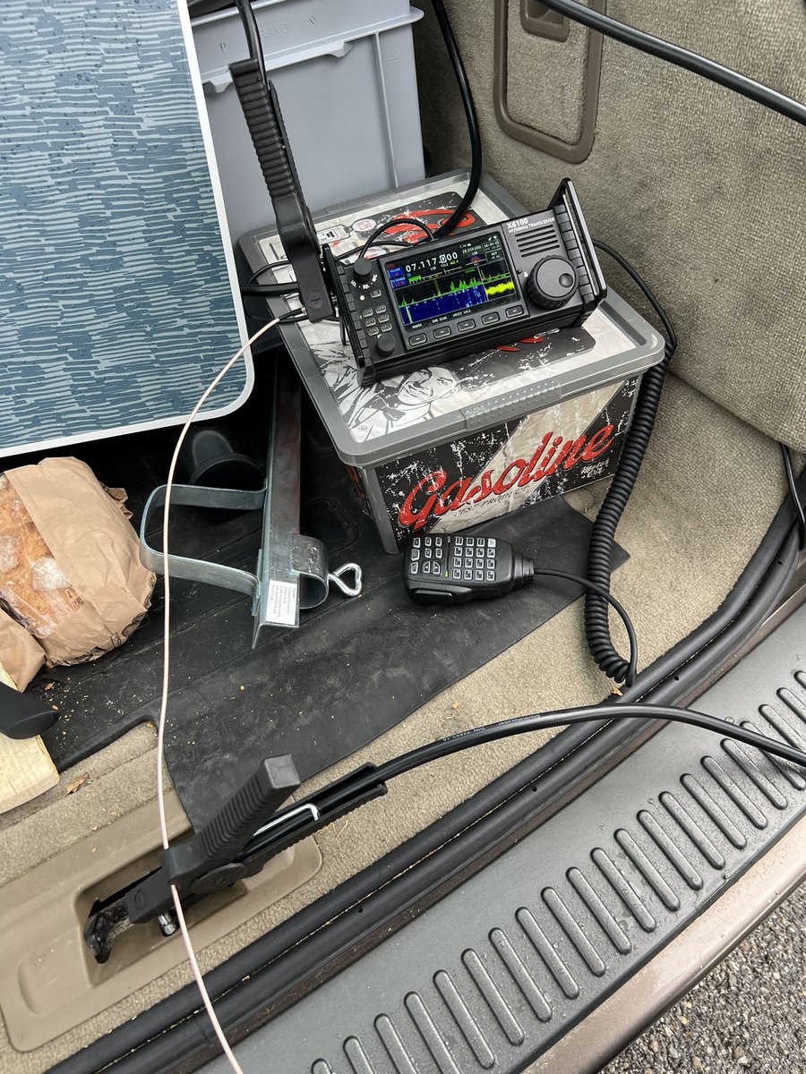 hb9vcj's tweet photo. Happy Swiss National Day, HamRadio and Cheese Fondue - What else ! 😂
#1erAout #switzerland #NationalDay #HamRadio #RadioAmateur #QRP #Xiegu #X6100 #ATAS120A #JPC12 https://t.co/lThWR0ojvz