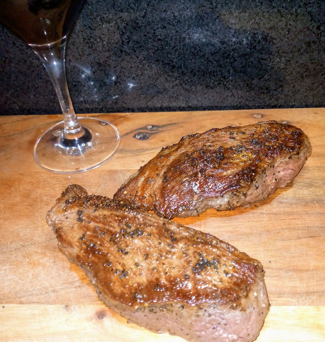 MphoMasoleng's tweet photo. Hello 👋 Picanha steak on sunday with a salad!☺👌MunchWithMpho https://t.co/ZjOWvL1llx