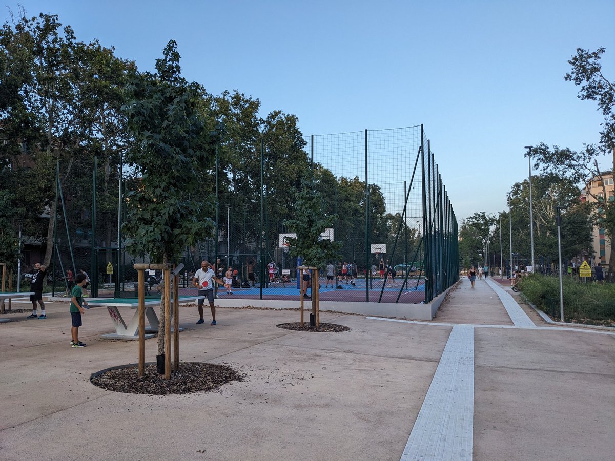Design2Connect's tweet photo. How do you create safe neighborhoods?
You develop #places for #activecommunity engagement and social gatherings.
#placemaking #Milano #urbandesign #safespaces https://t.co/VvQY9KqGCW