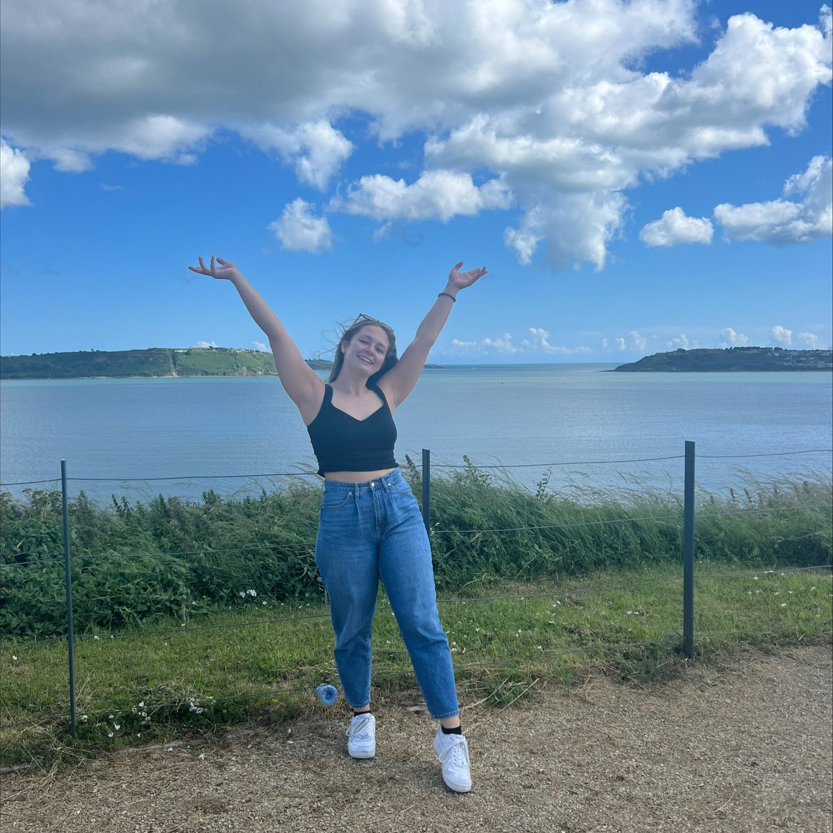 APIabroad's tweet image. 📢 #TravelTuesday Feature 🌍
Meet @elizabeth_norris_, a UNC student currently studying abroad in Dublin with API this summer! 
📸 Follow @apiabroad for more inspiring travel stories and don't miss out on the chance to embark on your own life-changing journey! 🛫
#APIExperience