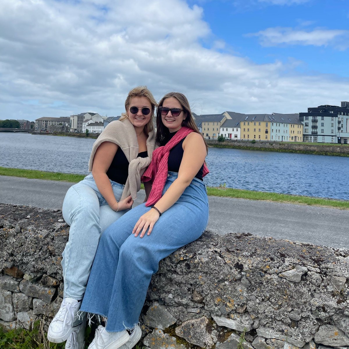 APIabroad's tweet image. 📢 #TravelTuesday Feature 🌍
Meet @elizabeth_norris_, a UNC student currently studying abroad in Dublin with API this summer! 
📸 Follow @apiabroad for more inspiring travel stories and don't miss out on the chance to embark on your own life-changing journey! 🛫
#APIExperience
