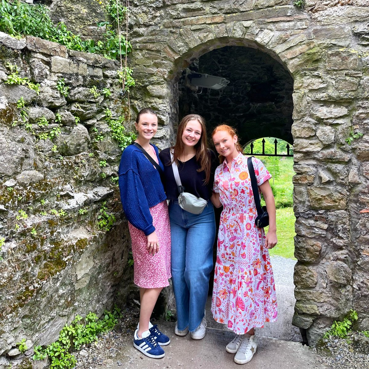 APIabroad's tweet image. 📢 #TravelTuesday Feature 🌍
Meet @elizabeth_norris_, a UNC student currently studying abroad in Dublin with API this summer! 
📸 Follow @apiabroad for more inspiring travel stories and don't miss out on the chance to embark on your own life-changing journey! 🛫
#APIExperience