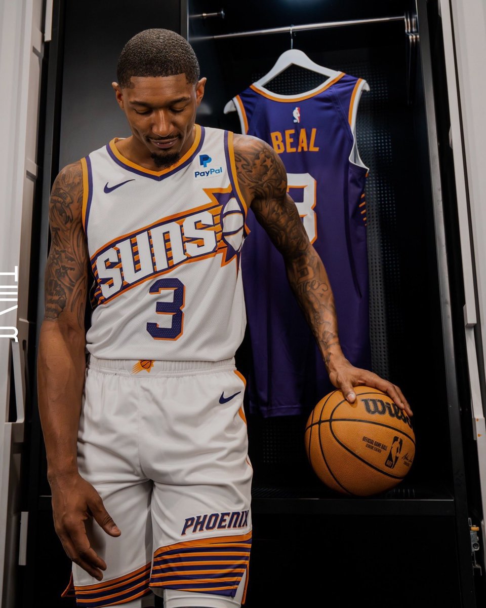 Who wants the new <a href="/Suns/">Phoenix Suns</a> jersey?! ☀️

<a href="/Heir_Company/">HEIR</a> and myself want to bless a Suns fan to make sure they look fresh for the 2023-2024 NBA SZN. 🔥

How many wins we getting this season? 👀 I say 58. 

Reply, RT &amp; Follow the fam at <a href="/Heir_Company/">HEIR</a> to win. 

#OneofUs 🤝🫂