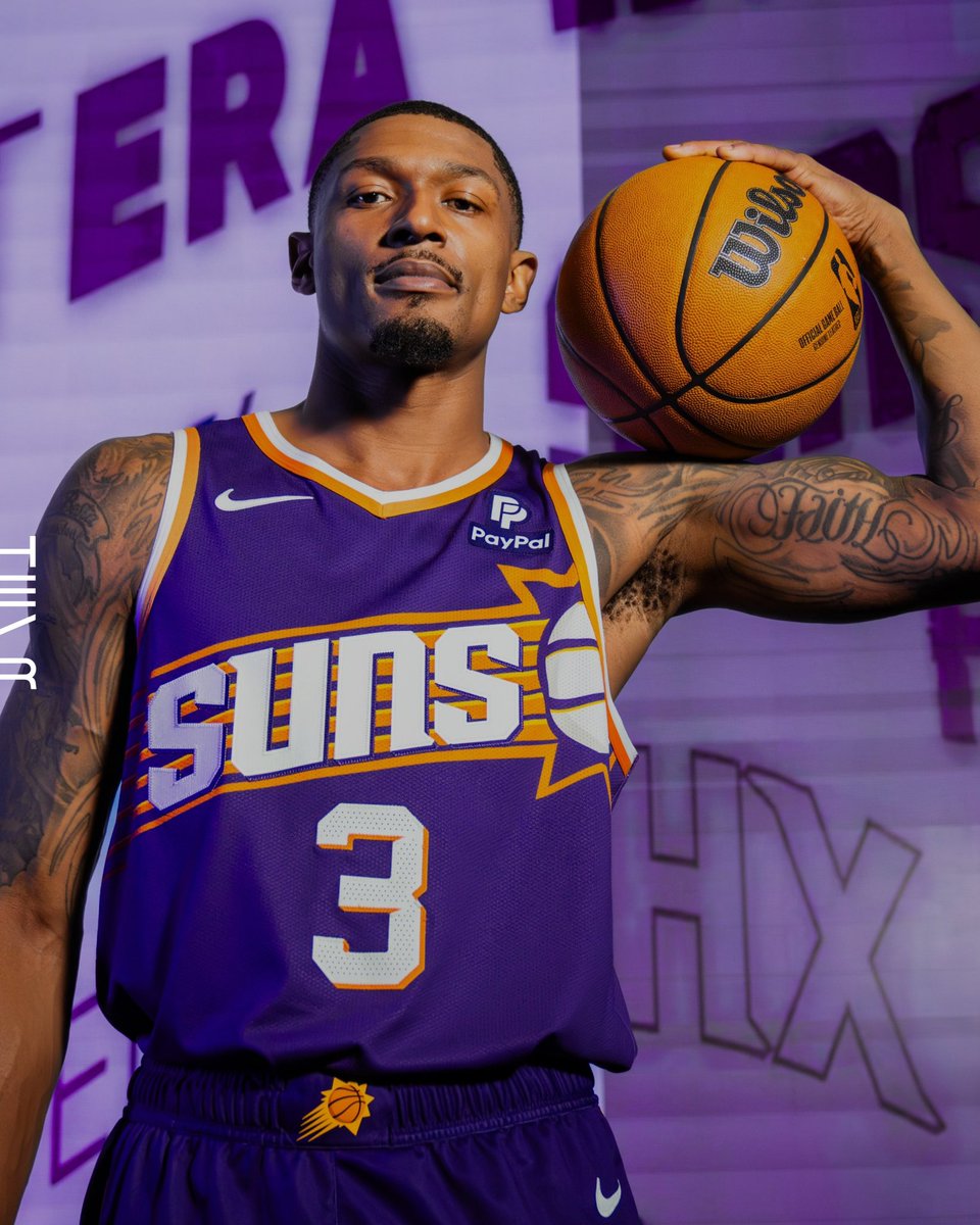 AndrewLeezus's tweet photo. Who wants the new @Suns jersey?! ☀️

@Heir_Company and myself want to bless a Suns fan to make sure they look fresh for the 2023-2024 NBA SZN. 🔥

How many wins we getting this season? 👀 I say 58. 

Reply, RT &amp; Follow the fam at @Heir_Company to win. 

#OneofUs 🤝🫂 https://t.co/anX5lYbFb0