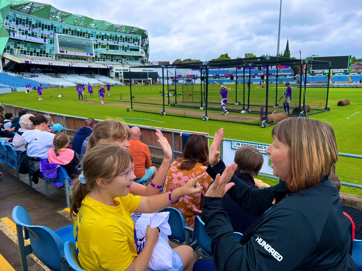 💥What a Day to be a Dynamo!

🏏50 children meeting Northern Superchargers players. Lots of smiles and excitement as they played with their hero’s at Headingley

💯 An awesome <a href="/thehundred/">The Hundred</a> experience in Yorkshire