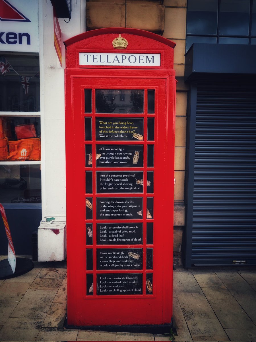 #telephoneboxTuesday
📸  Shiny clean one for #YorkshireDay in Barnsley.😊