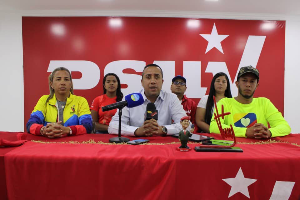 PartidoPSUV's tweet photo. PSUV Aragua continúa activado en los 18 municipios del estado https://t.co/g7WSfTt1wh  https://t.co/G5FA2VeqN2
