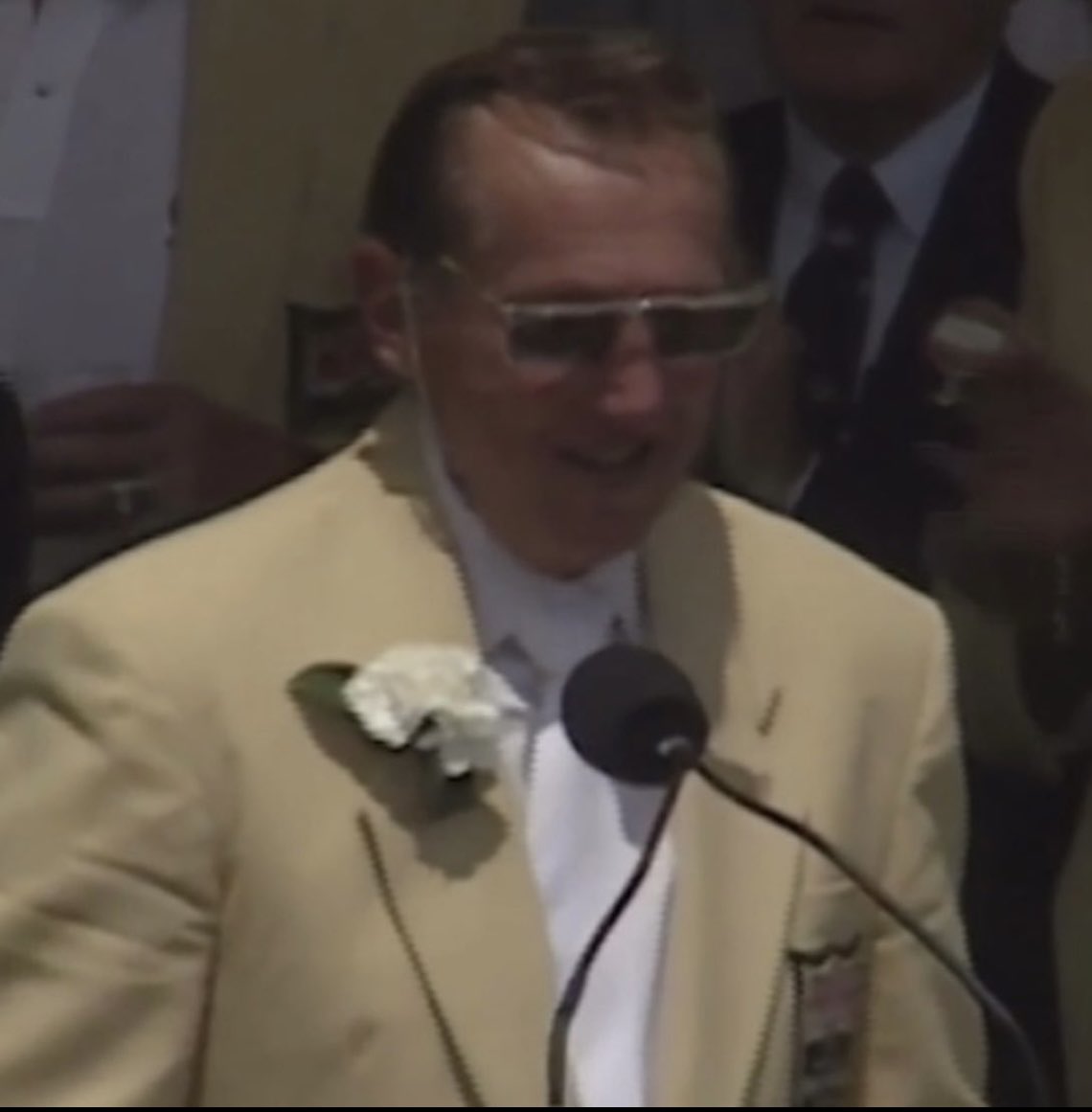 raiderette_'s tweet image. Y… cuenta la leyenda que un día como hoy pero en 1992 #AlDavis fue presentado por el legendario John Madden para su ingreso al Salón de la Fama de la NFL. 
#Raiders #RaiderNation