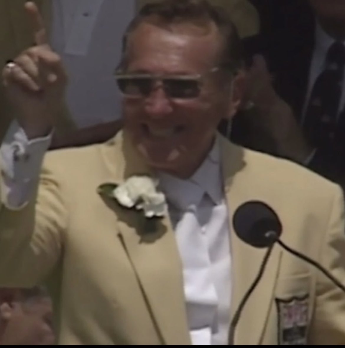 raiderette_'s tweet image. Y… cuenta la leyenda que un día como hoy pero en 1992 #AlDavis fue presentado por el legendario John Madden para su ingreso al Salón de la Fama de la NFL. 
#Raiders #RaiderNation