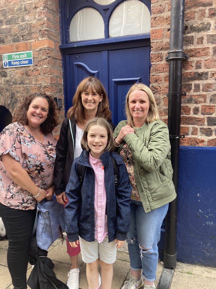 splasha30's tweet photo. Thank you so much for your support it’s very much appreciated 🍯🎭@SpringvalePS #stagedoor #winniethepooh #christopherrobin https://t.co/opnvQ9aPN1