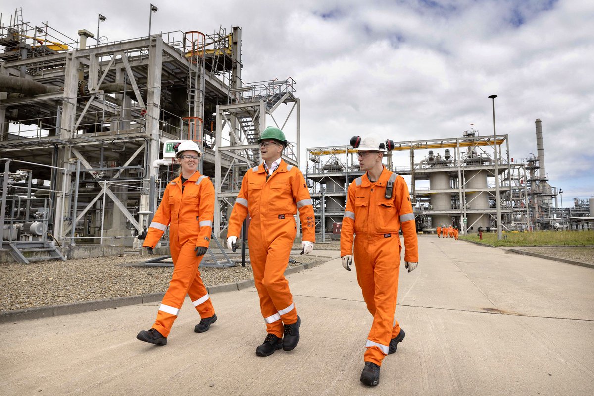 Rt Hon Sir Grant Shapps tweet media