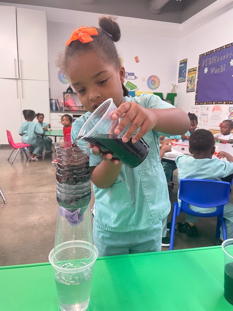 pearlandstem's tweet image. Global Outreach Missionaries work tirelessly to bring clean water to over 650 million people worldwide who do not access. Today, we taught our little STEM'sters how to create a Water Filtration System through Environmental  Engineering. 

#globaloutreach #water #stem #engineering