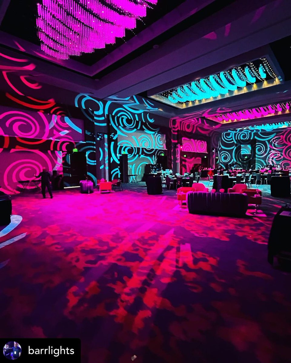 TheRobeWay's tweet photo. Creating a decades-themed reception #lightingdesign with Barr Lights & a rig using @Robelighting #ESPRITE & #Pointe luminaires.
#therobeway #robelighting #robeintherig #barrlights #eventlighting #eventdesign https://t.co/tynhRELLHC