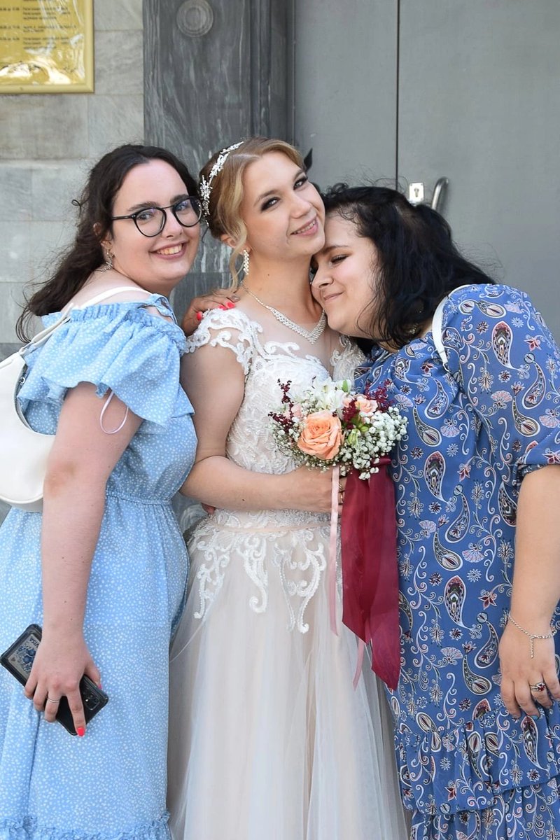 PrincessLarry23's tweet photo. Love my frends https://t.co/CgZVg8cllD
