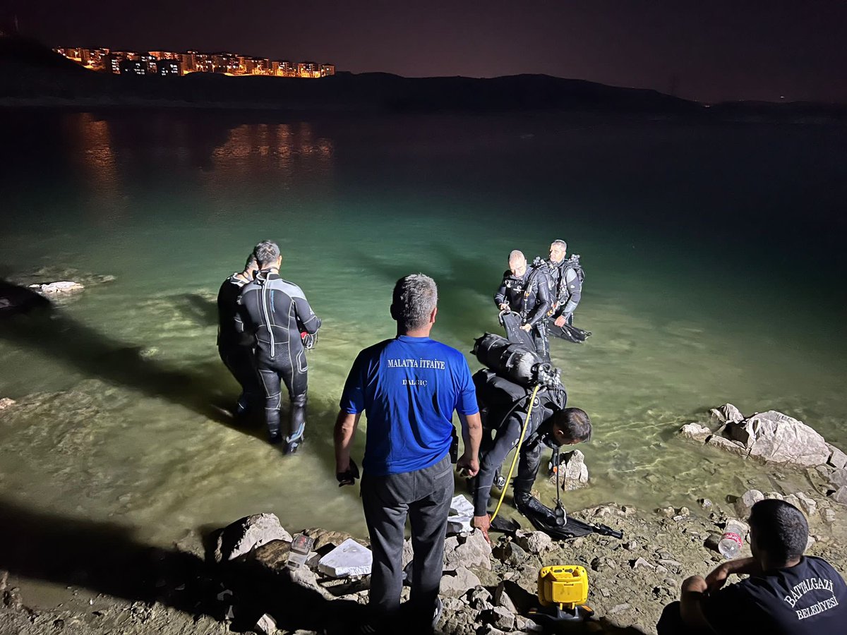 Malatya Gelincik tepe toki şantiyesinde çalışan 19 yaşında ki genç serinlemek için girdiği gölette hayattını kaybetti.