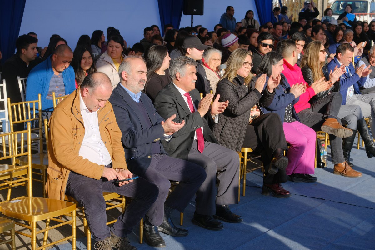 CChCChillan's tweet photo. 🔵El Pdte. de la #CChCÑuble, Ricardo Salman, participó en el evento de colocación de la primera piedra de "Villa Las Lomas de Puyaral" en #SanNicolás, Proyecto de gran significado pues serán las primeras viviendas industrializadas en Ñuble y beneficiará a 84 familias. @damikgi https://t.co/7EqQsxaYPf
