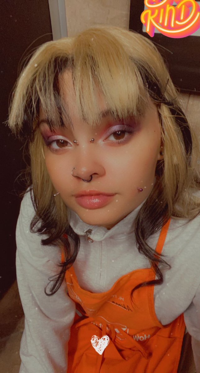 Yurodriev's tweet photo. Can’t wait to get my piercings redone 💖🐝 https://t.co/RrLCwggTp1