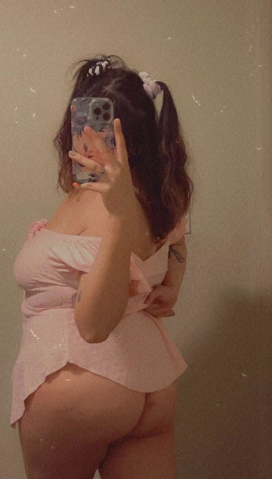 Happy National Girlfriend Day to my Skulk. That&rsquo;s a group of foxes if you didn&rsquo;t know. New stuff coming<a href="/tag/merrychristmas"class="tags"><span>#merrychristmas</span></a><a href="/tag/merryxmas"class="tags"><span>#merryxmas</span></a><a href="/tag/merrytitsmas"class="tags"><span>#merrytitsmas</span></a><a href="/tag/sel"class="tags"><span>#sel</span></a>