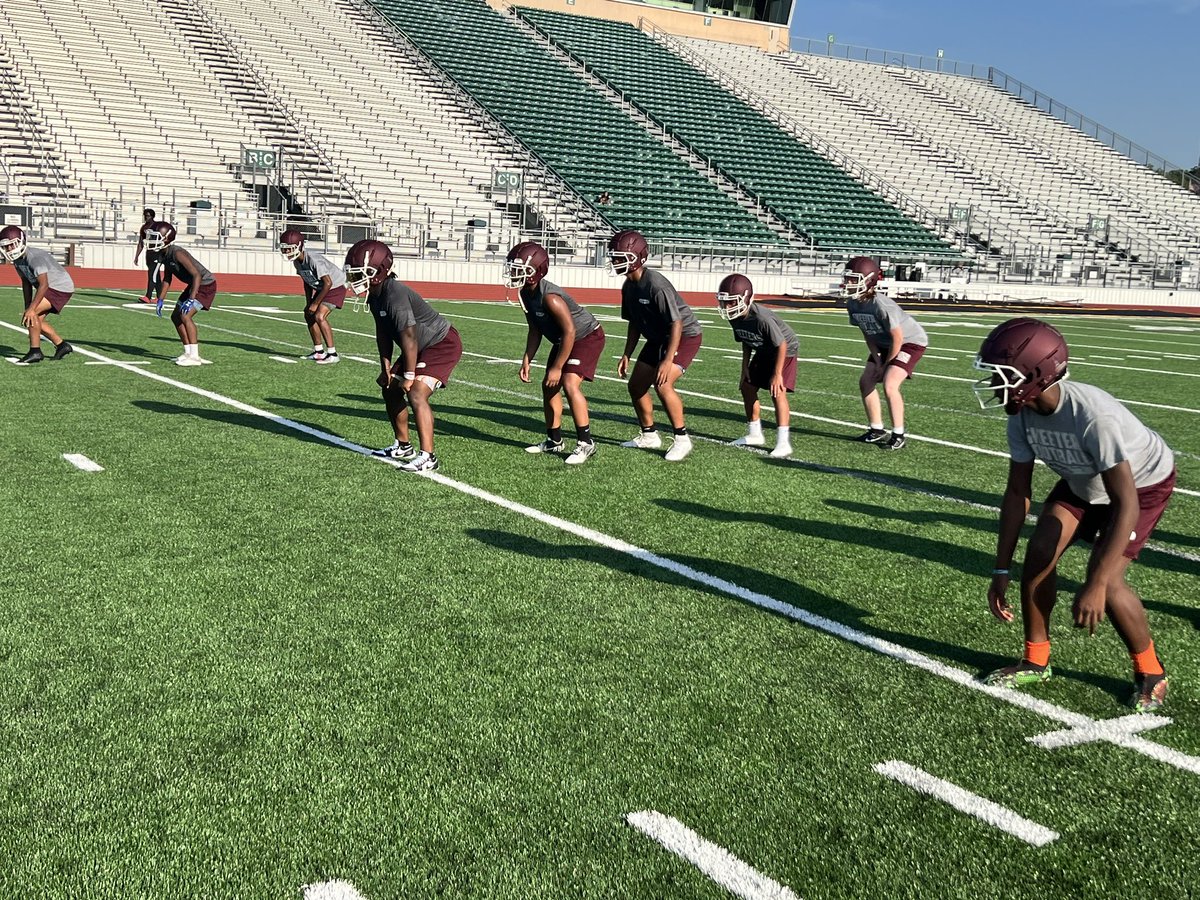 SkeeterRecruits's tweet photo. Young bucks getting in work! #DFAM #LICKBACKTOUR #BACK2BI3NESS https://t.co/pO0CBH8pPL