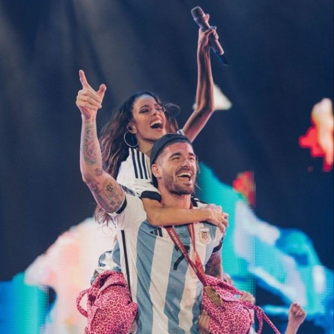 folkbuterag's tweet image. como se atreven a estar felices porque se separaron si tini era pura felicidad cuando estaba con de paul, miren como lo miraba chicas estoy rotisima al menos yo no estoy nada contenta con esta noticia porque tini enamorada es mi concepto favorito y me la quitaron