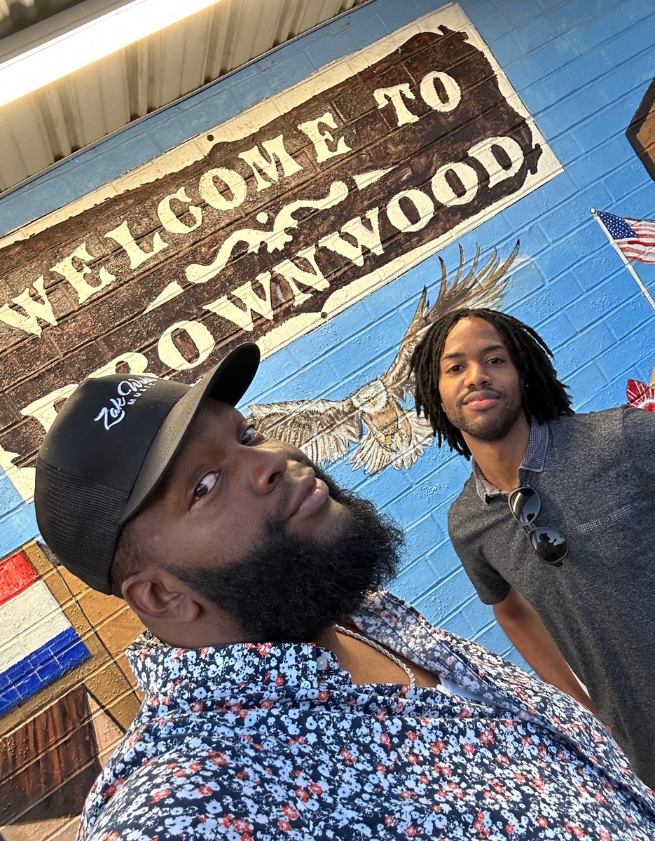 ZakWebbMusic's tweet photo. Making our way through town getting things lined up for the Birthday Bash at The Depot befitting the New Horizons Ranch and Center, Inc. Childrenโs Music Program.
#zakwebbmusic #givingbackmatters https://t.co/JIFKrcCPeV