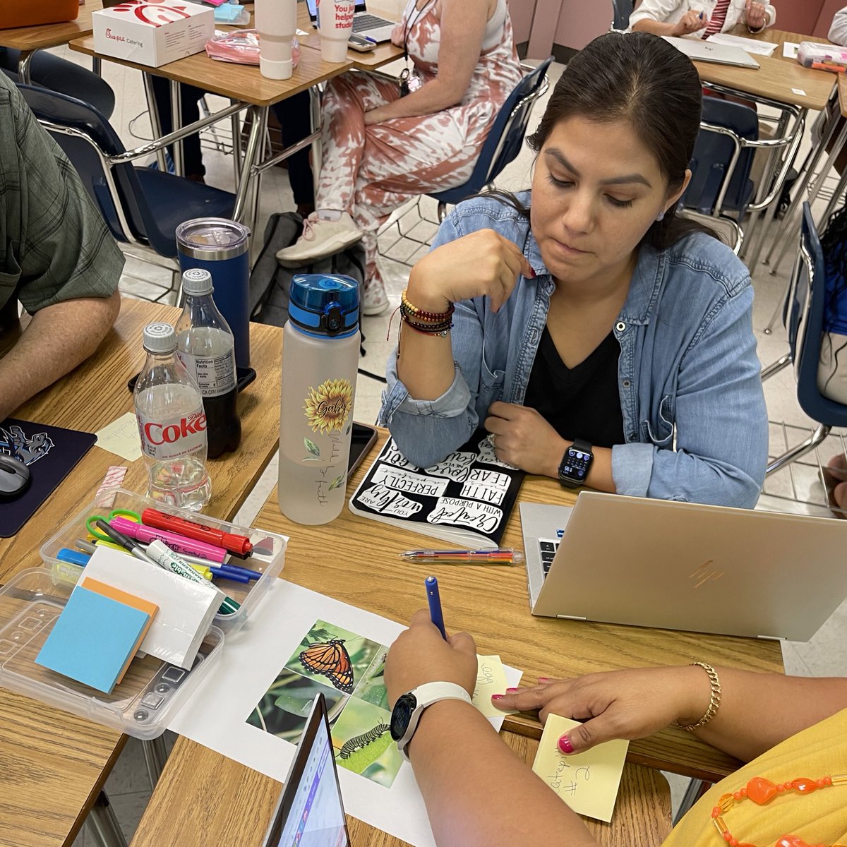 EspeHilts's tweet image. Collaborative strategies that level up academic discourse for the win! @CFBElem_Bil_ESL and @CFBISD_BilESL  educators were engaged and focused as we planned the implementation of one strategy! #optimizingoutcomes #LanguageFocused