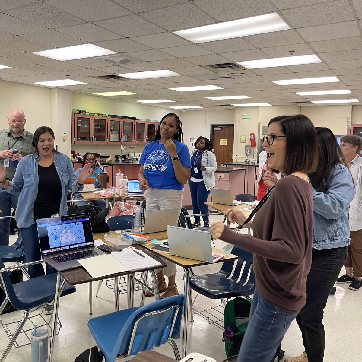 EspeHilts's tweet image. Collaborative strategies that level up academic discourse for the win! @CFBElem_Bil_ESL and @CFBISD_BilESL  educators were engaged and focused as we planned the implementation of one strategy! #optimizingoutcomes #LanguageFocused