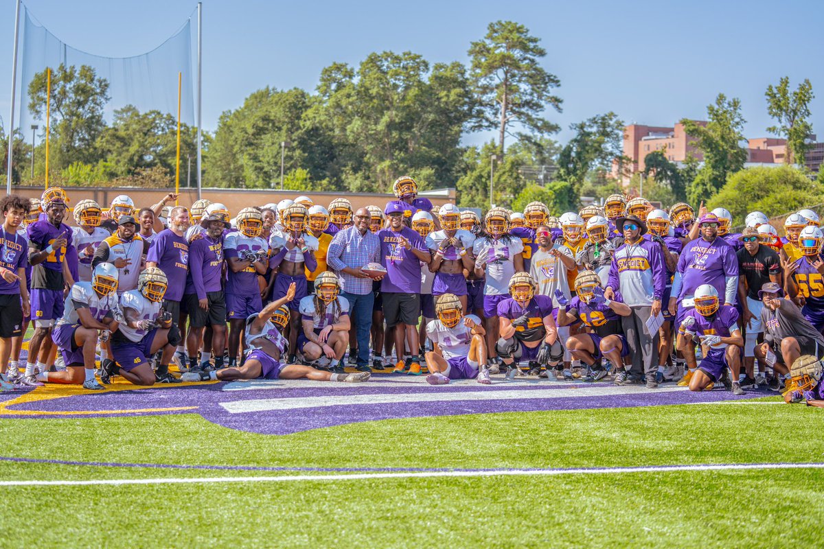 CoachJOdaffer's tweet photo. Go Tigers!

We want to thank Dr. Aaron Bishop for his continued support of our program and leadership in our community.

#EyesonthePRIZE #ColaBuilt #CWCW #DigDeep #PayTheFEE #RARE https://t.co/bHhoG1rbKW
