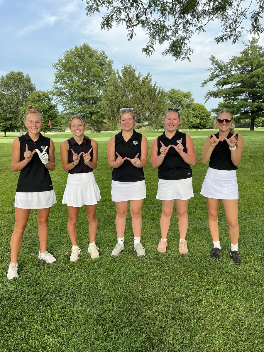 First win of the season against Greencastle!!! 
low medalist: Mary Cox 52⛳️ 
and Avery Wolfe following with 54
Good job Lady Bulldogs!!!!