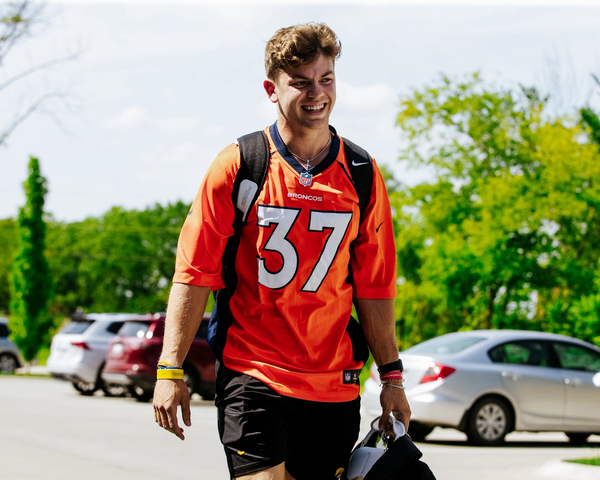 HawkeyeFootball's tweet photo. Report Day 🫡

#Hawkeyes https://t.co/nIMZEzHlH1