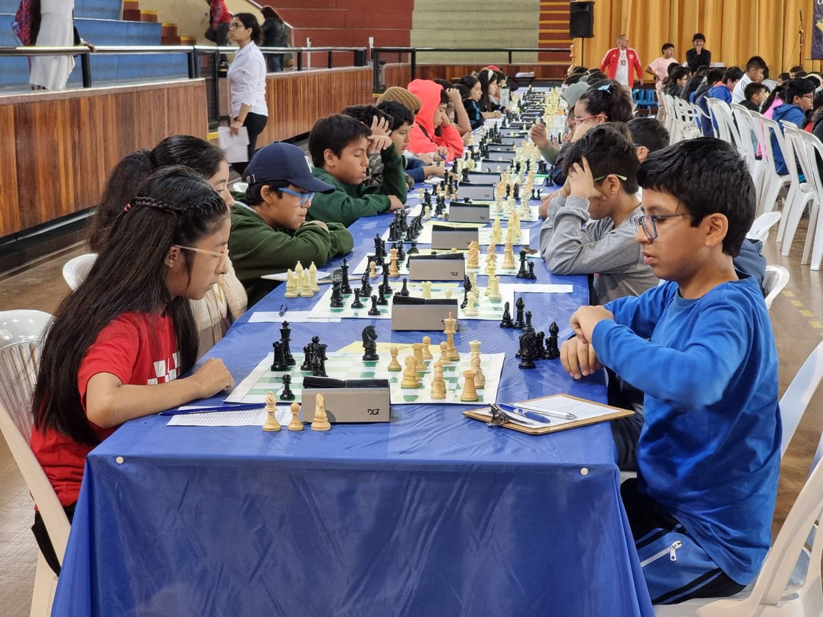 ChesskidES's tweet photo. Desde Lima, Perú donde se realiza el XIV Festival Internacional de Ajedrez Claretiano 2023 con más de 500 ajedrecistas♟️👌

@ChessKidcom #chesskides https://t.co/1lfqjL8mXW