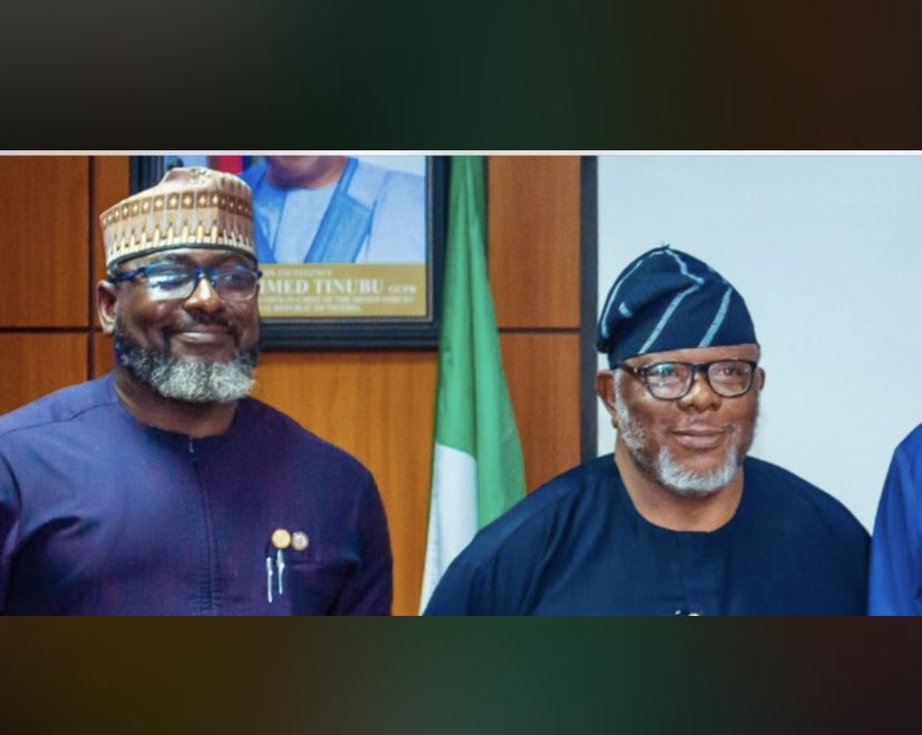 Adekunlek's tweet photo. Out Going and Incoming NESG CEO. 👌👏🏻… An Excellent leader is able to identify an outstanding successor. Welldone, the one and only CEO. https://t.co/KBpQD50X01