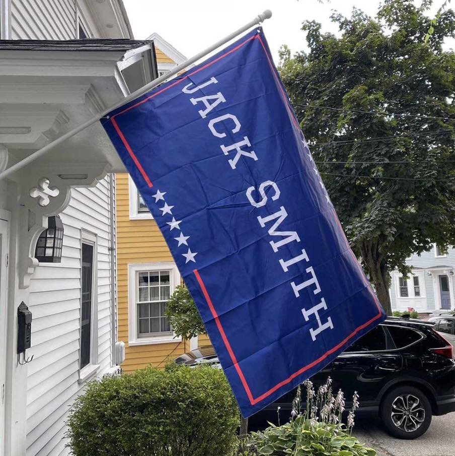 GREAT flag!👏👏👏 Special Counsel Jack Smith is a national treasure… Please retweet and ❤️ to thank Jack Smith for holding Trump accountable!🇺🇸
