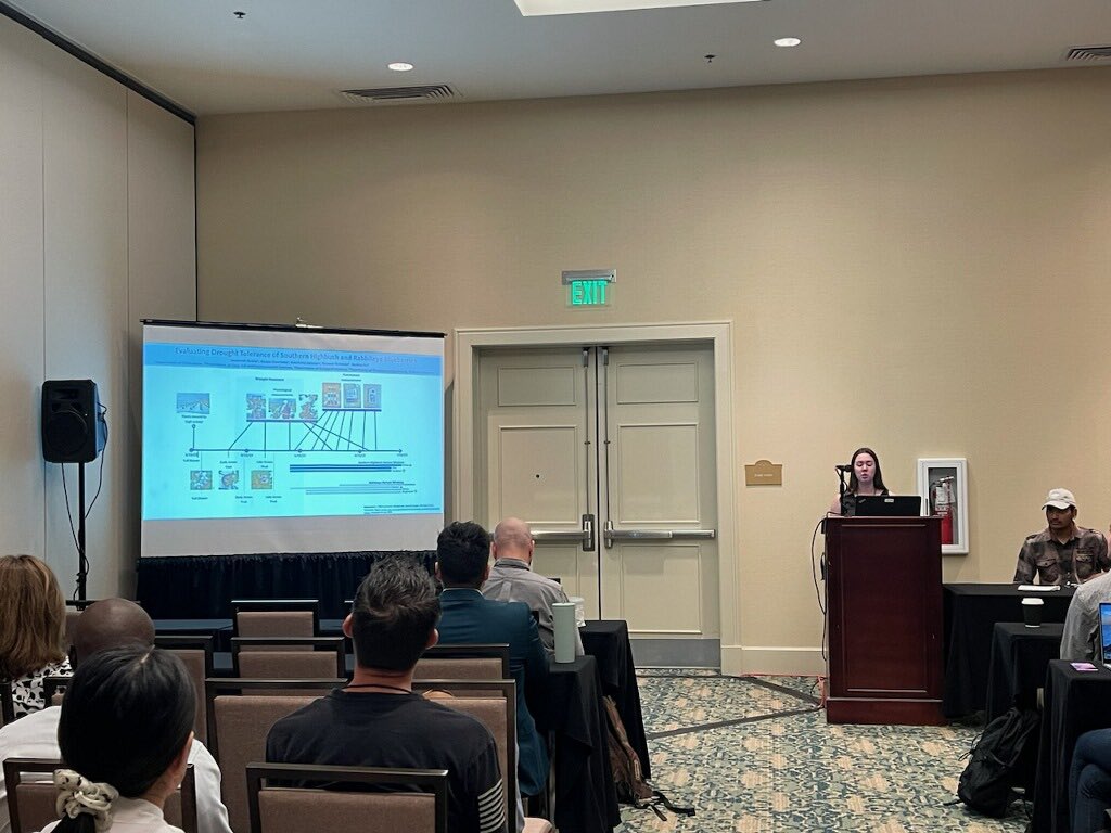 SavBusby's tweet photo. First conference presentation in the books! So thankful for an inquisitive group to share with 😊 #ASHS2023 https://t.co/JPNwXy3BLG