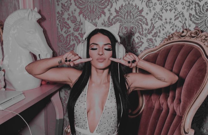 Bitches slow so I give em' a pass. ✨🎶