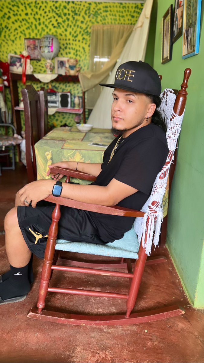 papujomc's tweet photo. Hola 👋 #papujomc #teamviolable🤤 https://t.co/HnEtLApRRt