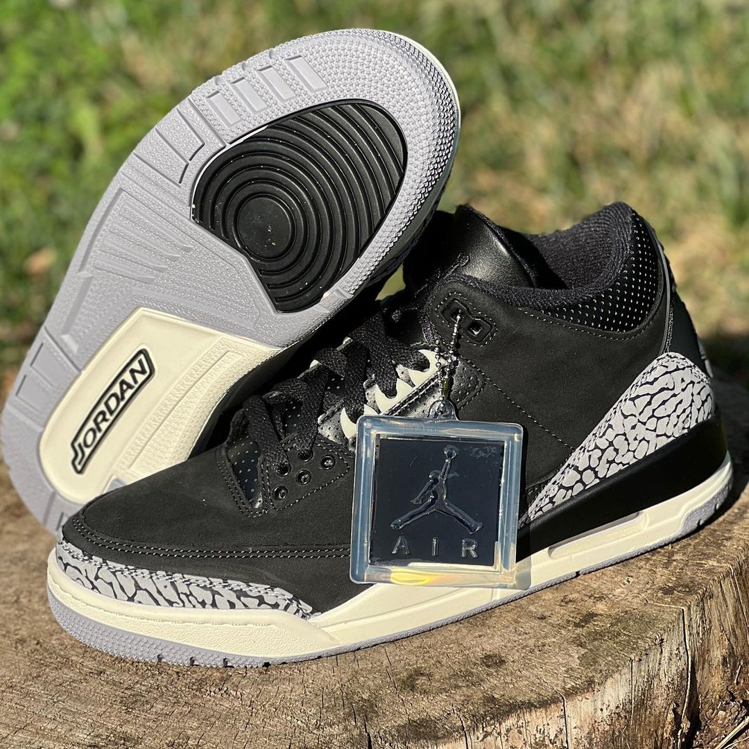 TheSiteSupply's tweet photo. Air Jordan 3 WMNS “Off Noir” drops December 7th 🐘 https://t.co/JZE3nr17Xt 

📸 @chriscolgan https://t.co/tVPNPA02P3