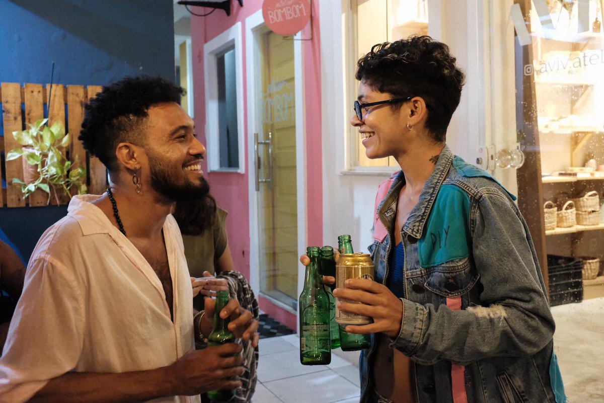 melodedende's tweet photo. alguns cliques da primeira edição do #maraberto, da #avivatelie e #navega! 🌊

teve bobó de camarão, mini abarás, cervejinha gelada e muitas risadas!

foi uma delícia participar! 🧡 https://t.co/FQagESS1zs