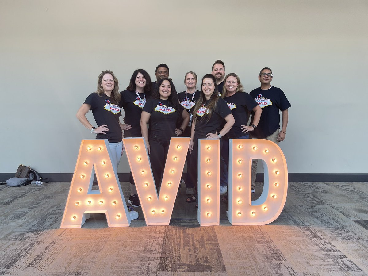 ShaLloydScience's tweet photo. Stonecreek Junior High strong presence at the AVID Summer Institute 2023
#AVIDSI2023
#AVID4Possibility https://t.co/wiByEh9v76