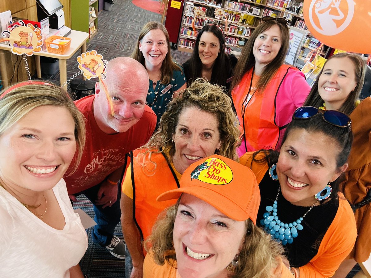ArwenLyp's tweet photo. Thank you @WoodridgePL for accepting our #joydrop today! We loved celebrating you! https://t.co/ewZzTtXZWn