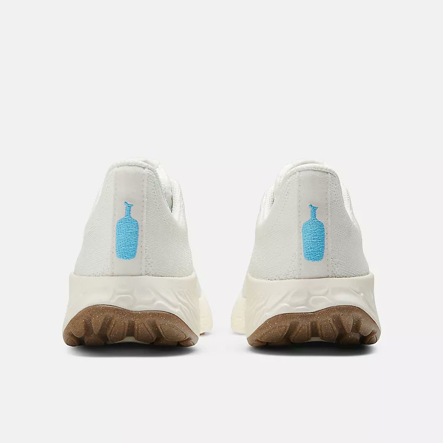 claytonchambrs's tweet photo. No one:

VCs: “Out with the Allbirds, in with the…” https://t.co/QTQLUdm5pB