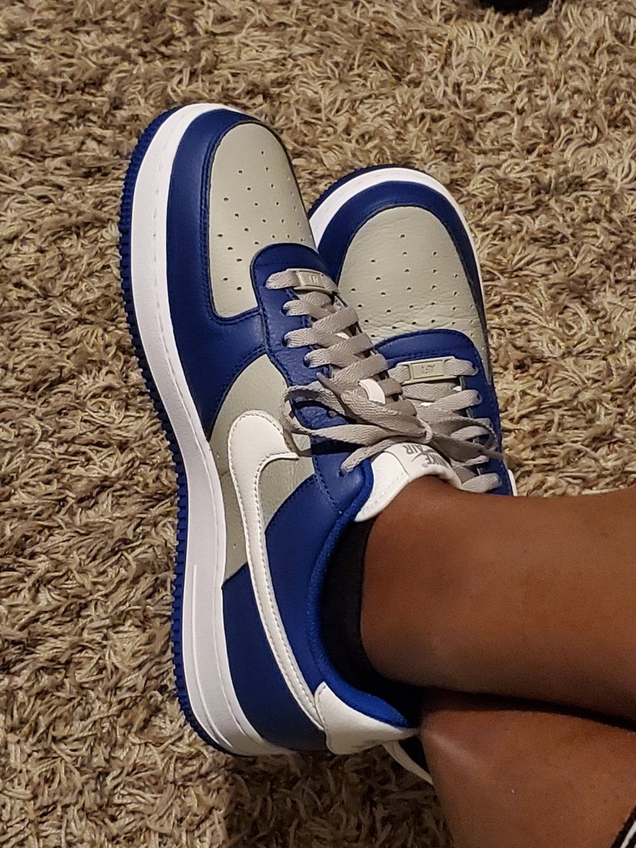 KHoll_MEd's tweet photo. The first thing I realized when I stepped on my new middle school campus is I will NOT be wearing heels in this joint. 🤣 Sneaker me, please! First day of school kicks are ready to go!
#BacktoSchool2023  #middleschoollife https://t.co/kN4jNGBytJ