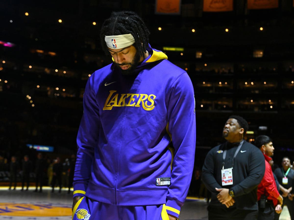 Wizelycook's tweet photo. *Excluded the games he was ruled due to B2B’s* did you know After his stress reaction injury Anthony Davis played 31 regular season games without injury and 17 playoff games in a row (Including the play In tournament). That’s 47 games he’s played injury free Something the media has failed to mentioned.