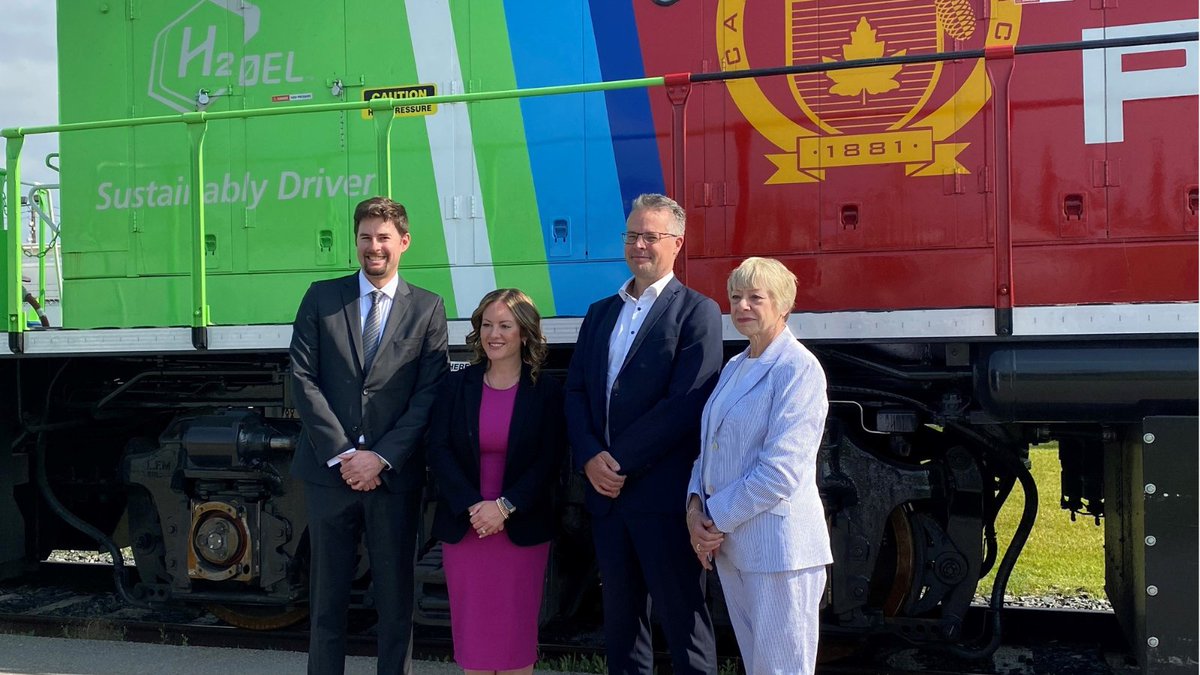 CPKC was pleased to host Alberta Enviro Minister @Rebeccakschulz, <a href="/ERAlberta_/">Emissions Reduction Alberta</a>  and <a href="/ABInnovates/">Alberta Innovates</a> at our Calgary HQ for an announcement of new Alberta funding for hydrogen technologies, like our zero-emission hydrogen locomotive, that will help drive innovation and sustainability.
