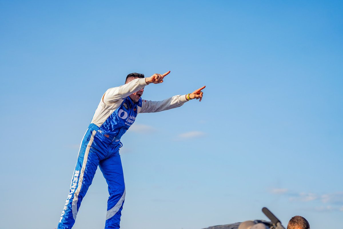 ChampsOffRoad's tweet image. Celebrate with Jimmy Henderson. 🎉 

#champoffroad #pro4 #amsoiloffroad #shortcourse #dirtcity