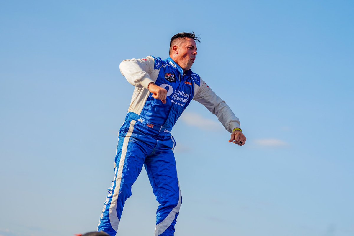 ChampsOffRoad's tweet image. Celebrate with Jimmy Henderson. 🎉 

#champoffroad #pro4 #amsoiloffroad #shortcourse #dirtcity