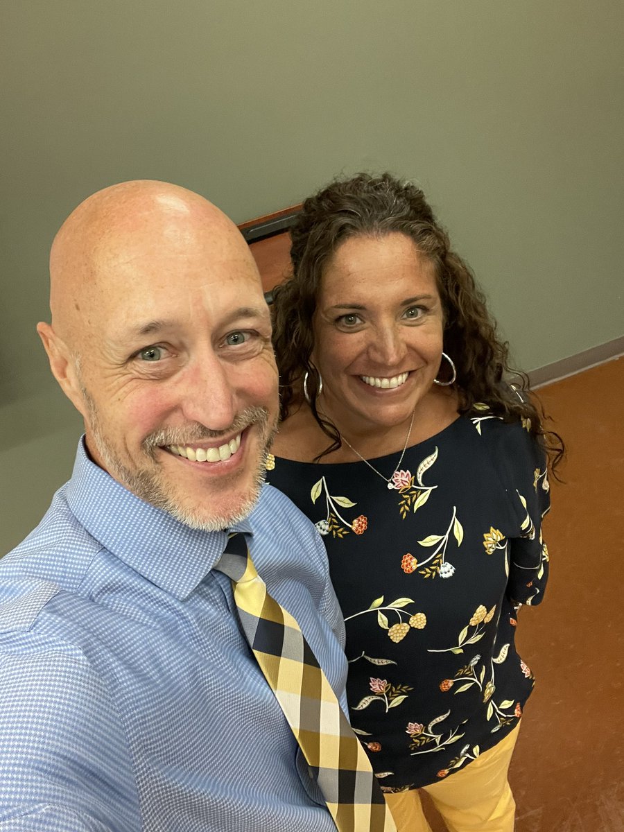 Alexakehres's tweet photo. @WLS4Kids @Joe_Sanfelippo Absolutely outstanding day of learning and collaboration!!! I have waited a long time to meet the amazing @Joe_Sanfelippo.  Thank you WLS for making that happen 💙💛 https://t.co/LoEmJN7VJy